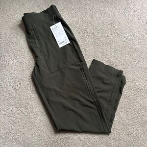Athleta Brooklyn Ankle size 2 NWT